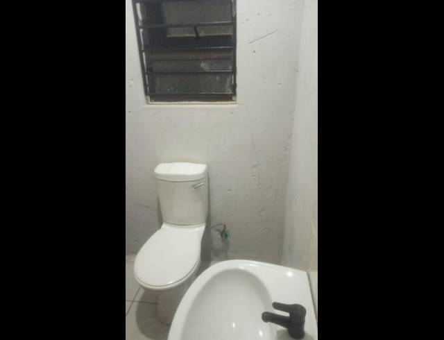 4 BEDROOM HOUSE FOR SALE IN LENASIA SOUTH